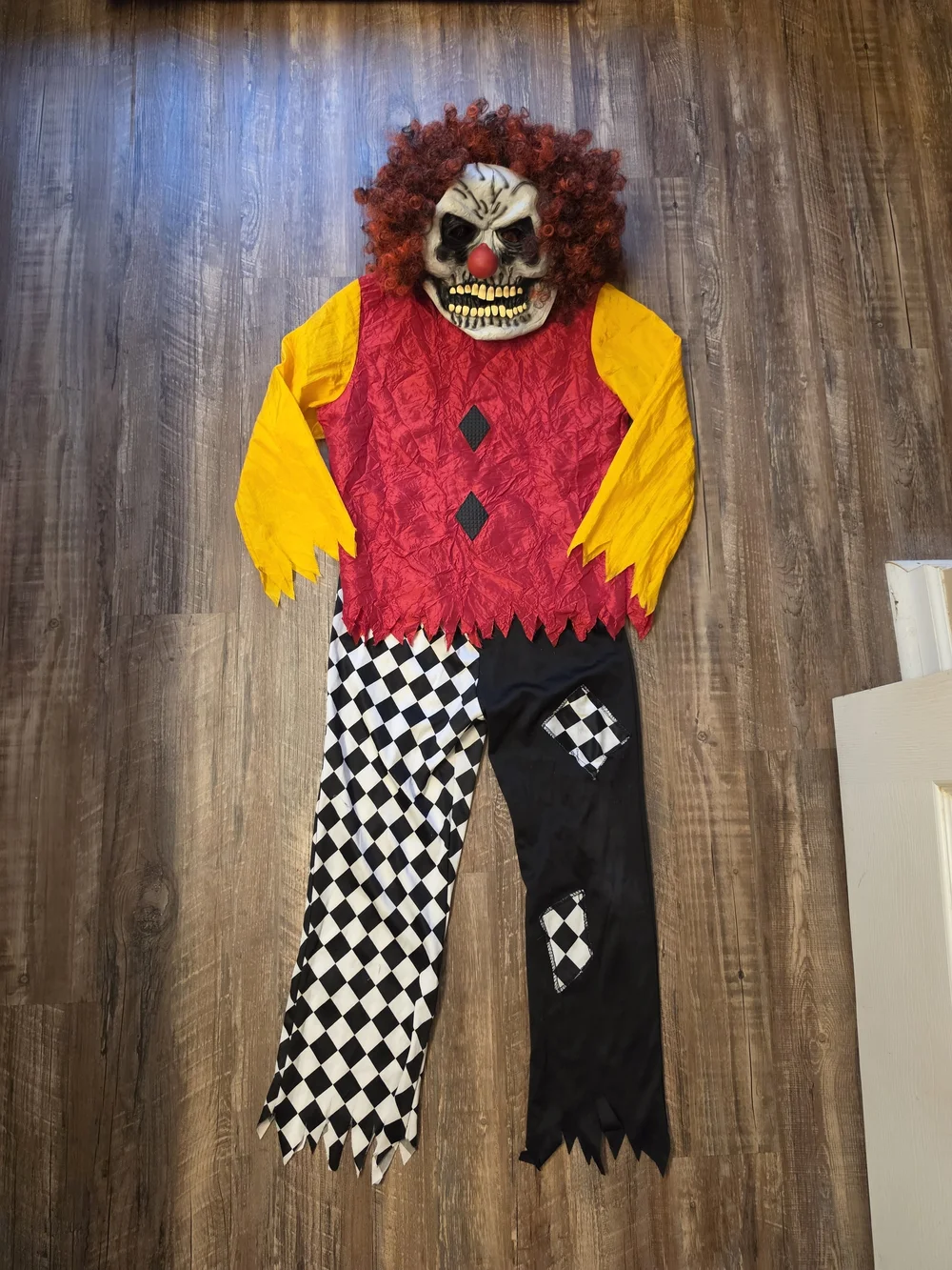 Kids Scary Evil Killer Clown/Jester Halloween Costume Set with Mask & Wig Medium